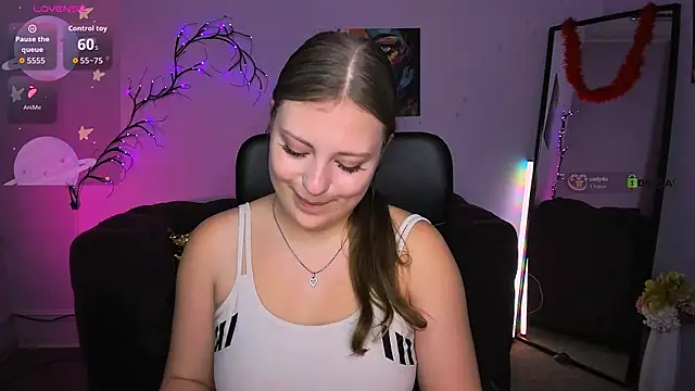 Snapshot of melani_bumm chatting on 18, 12, 2025 melani bumm online show from 18, 12, 2025