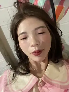 Snapshot of Quy_xx chatting on 13, 12, 2025 Quy xx online show from 13, 12, 2025