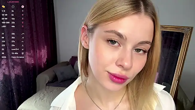 Snapshot of Lil_Elisa chatting on 16, 9, 2025 Lil Elisa online show from 16, 9, 2025