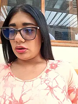 Snapshot of Monse--145 chatting on 15, 10, 2025 Monse--145 online show from 15, 10, 2025