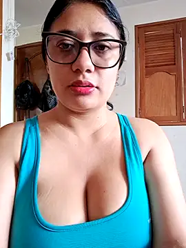 Snapshot of Monse--145 chatting on 18, 10, 2025 Monse--145 online show from 18, 10, 2025