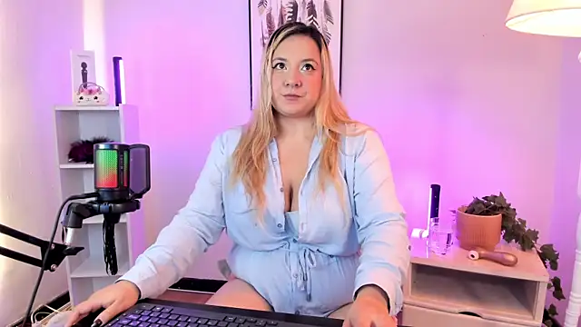 hollie joliie online show from 20, 3, 2026