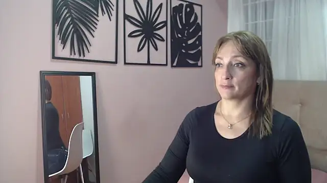 Snapshot of amara_rousse1 chatting on 27, 6, 2026 amara rousse1 online show from 27, 6, 2026