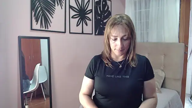 Snapshot of amara_rousse1 chatting on 1, 7, 2026 amara rousse1 online show from 1, 7, 2026