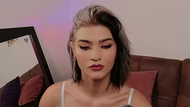 La Diabla 111  online show from 10, 6, 2026