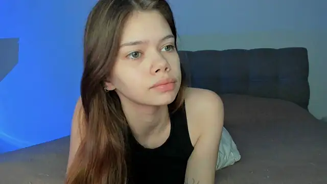 Snapshot of Milimeowww chatting on 2, 12, 2025 Milimeowww online show from 2, 12, 2025