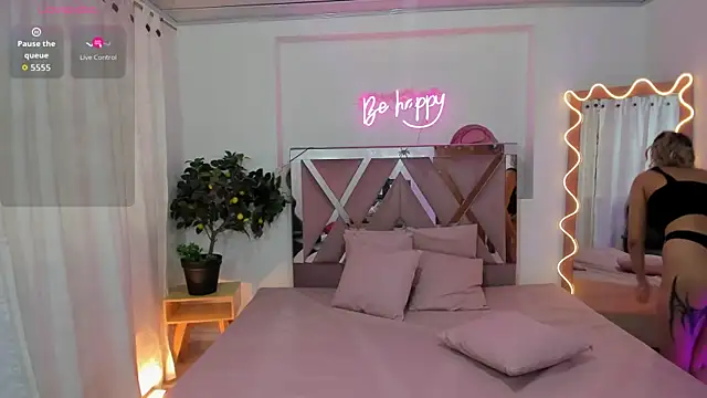 Snapshot of Kenndal_tay chatting on 7, 10, 2025 Kenndal tay online show from 7, 10, 2025