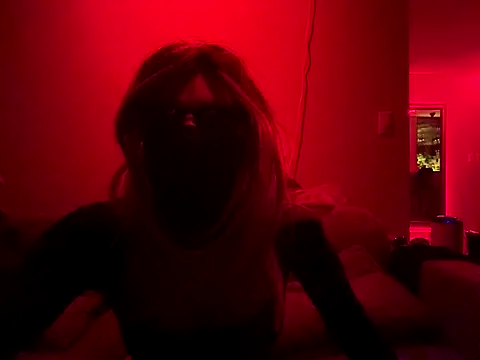 Snapshot of kiara_cross chatting on 16, 9, 2025 kiara cross online show from 16, 9, 2025