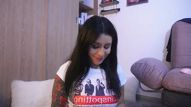 Snapshot of SophiieCumsx chatting on 18, 12, 2025 SophiieCumsx online show from 18, 12, 2025