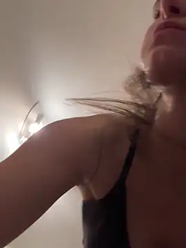 SophiiaStarr online show from 1, 12, 2025