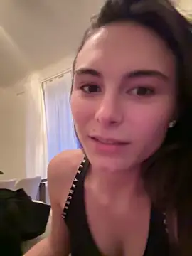 SophiiaStarr online show from 22, 4, 2026