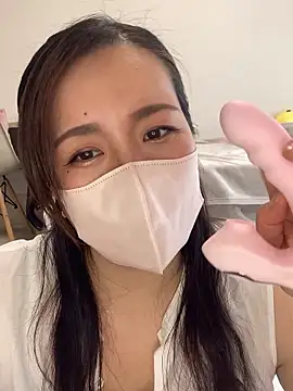 NATSUMI00 online show from 28, 9, 2025