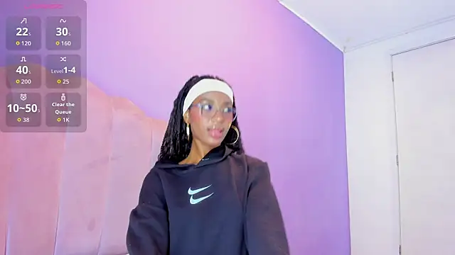 Snapshot of MarianRosse chatting on 3, 10, 2025 MarianRosse online show from 3, 10, 2025