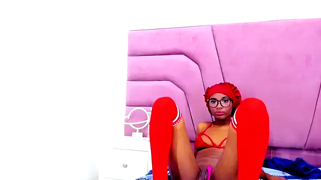 Snapshot of MarianRosse chatting on 14, 10, 2025 MarianRosse online show from 14, 10, 2025