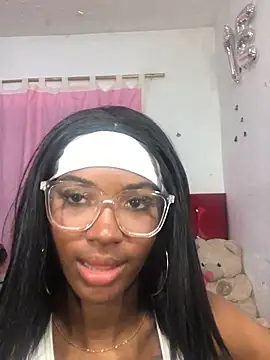 Snapshot of MarianRosse chatting on 8, 11, 2025 MarianRosse online show from 8, 11, 2025