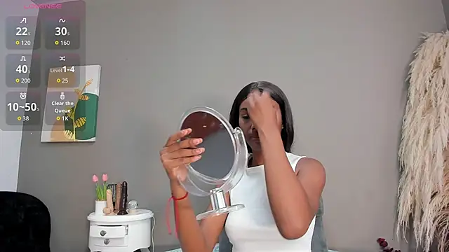 Snapshot of MarianRosse chatting on 15, 11, 2025 MarianRosse online show from 15, 11, 2025