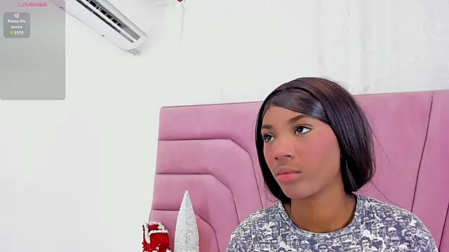 Snapshot of MarianRosse chatting on 26, 11, 2025 MarianRosse online show from 26, 11, 2025