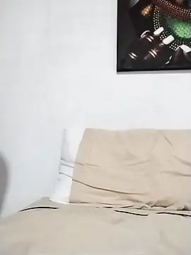 Snapshot of latinblack16 chatting on 24, 10, 2025 latinblack16 online show from 24, 10, 2025