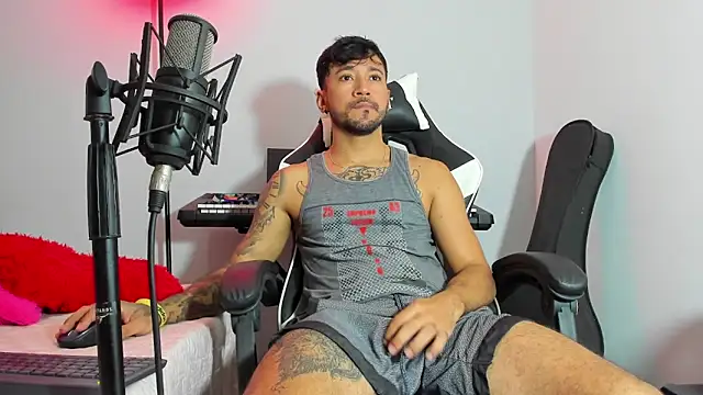 Snapshot of dereck_karter chatting on 12, 12, 2024 dereck karter online show from 12, 12, 2024