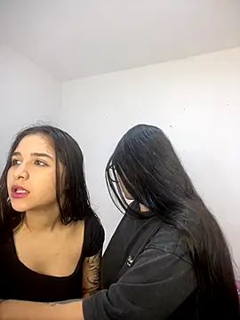 Snapshot of Sweet_and_Rous0 chatting on 15, 12, 2025 Sweet and Rous0 online show from 15, 12, 2025