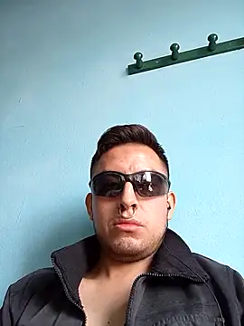 Snapshot of aczinovelez342 chatting on 30, 10, 2025 aczinovelez342 online show from 30, 10, 2025