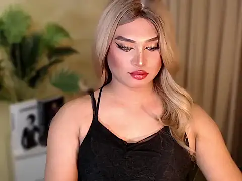 Snapshot of UrGoddess_Kiera chatting on 13, 10, 2025 UrGoddess Kiera online show from 13, 10, 2025