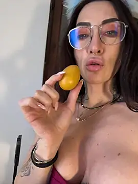 nikkaanderic online show from 30, 3, 2026