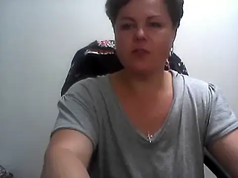 EllaLove2277 online show from 18, 9, 2025