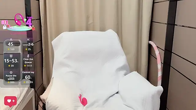 Snapshot of _Ling_Ling chatting on 13, 11, 2025 Ling Ling online show from 13, 11, 2025