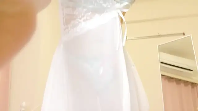 roachan  online show from 4, 4, 2026