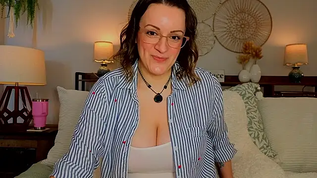 Snapshot of BigBoobsMcGee chatting on 25, 3, 2026 BigBoobsMcGee online show from 25, 3, 2026