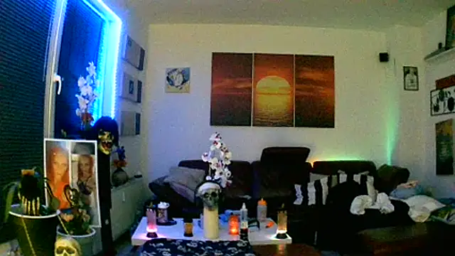 Snapshot of hellgirl1980 chatting on 5, 11, 2025 hellgirl1980 online show from 5, 11, 2025