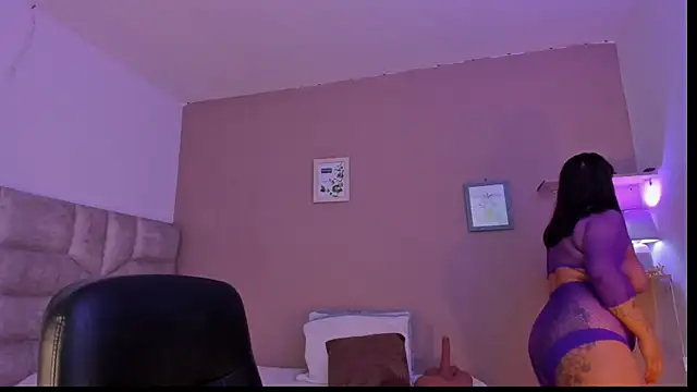 Snapshot of roselyn_caprice chatting on 24, 9, 2025 roselyn caprice online show from 24, 9, 2025