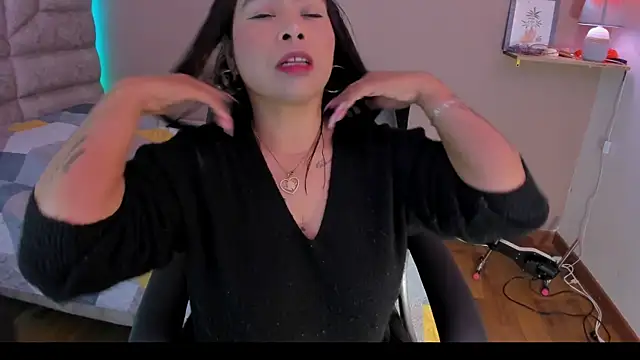 Snapshot of roselyn_caprice chatting on 18, 10, 2025 roselyn caprice online show from 18, 10, 2025