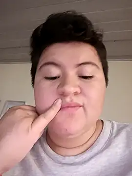 Snapshot of Noha_Whiitee chatting on 4, 12, 2025 Noha Whiitee online show from 4, 12, 2025