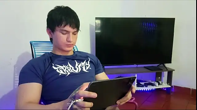 Snapshot of ErickWalton chatting on 21, 10, 2025 ErickWalton online show from 21, 10, 2025