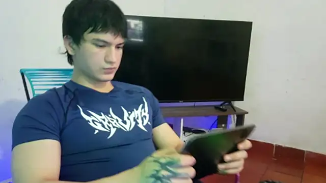 Snapshot of ErickWalton chatting on 24, 10, 2025 ErickWalton online show from 24, 10, 2025