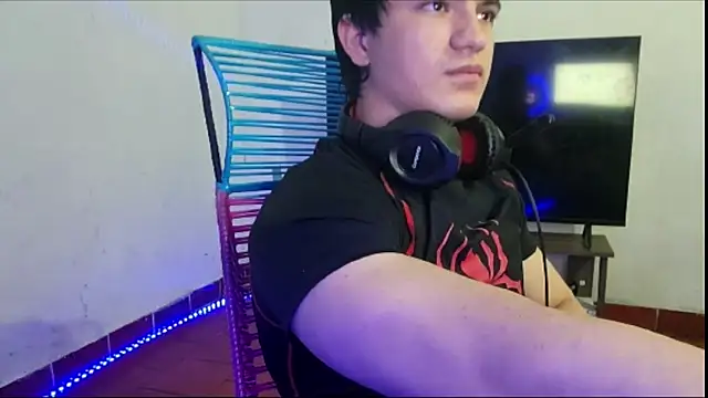 Snapshot of ErickWalton chatting on 26, 10, 2025 ErickWalton online show from 26, 10, 2025