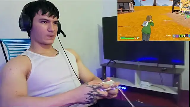 Snapshot of ErickWalton chatting on 16, 11, 2025 ErickWalton online show from 16, 11, 2025