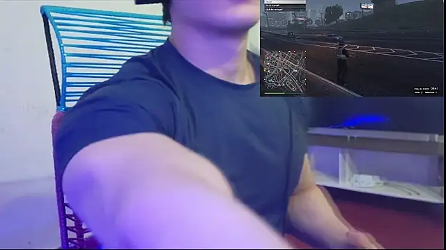 Snapshot of ErickWalton chatting on 17, 11, 2025 ErickWalton online show from 17, 11, 2025