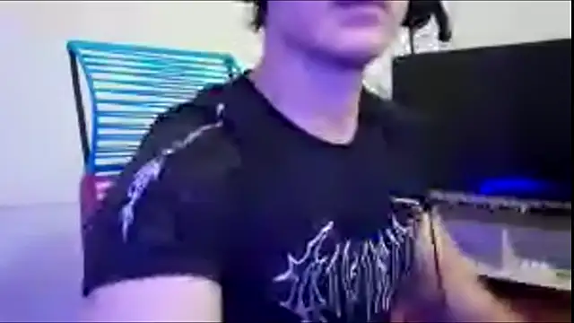 Snapshot of ErickWalton chatting on 24, 11, 2025 ErickWalton online show from 24, 11, 2025