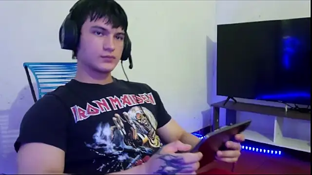 Snapshot of ErickWalton chatting on 25, 11, 2025 ErickWalton online show from 25, 11, 2025