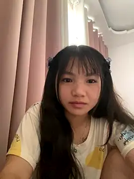 Emlyly-18 online show from 13, 9, 2025