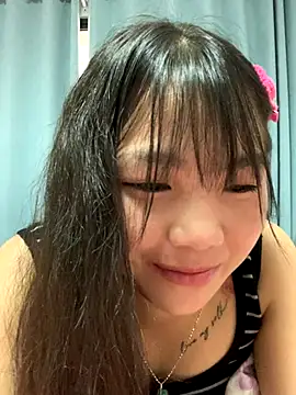 Emlyly-18 online show from 5, 10, 2025