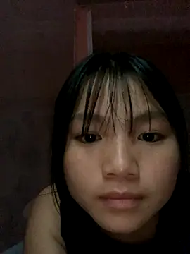 Emlyly-18 online show from 6, 10, 2025