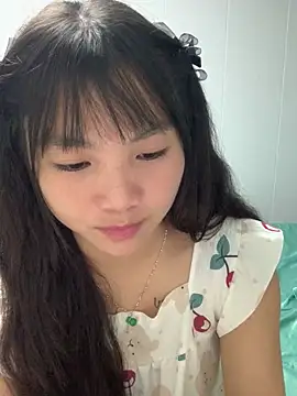 Emlyly-18 online show from 15, 10, 2025