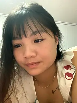 Emlyly-18 online show from 23, 10, 2025