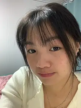 Emlyly-18 online show from 13, 11, 2025