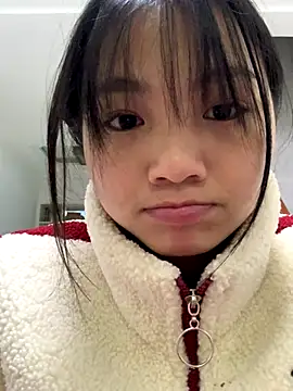 Emlyly-18 online show from 4, 12, 2025