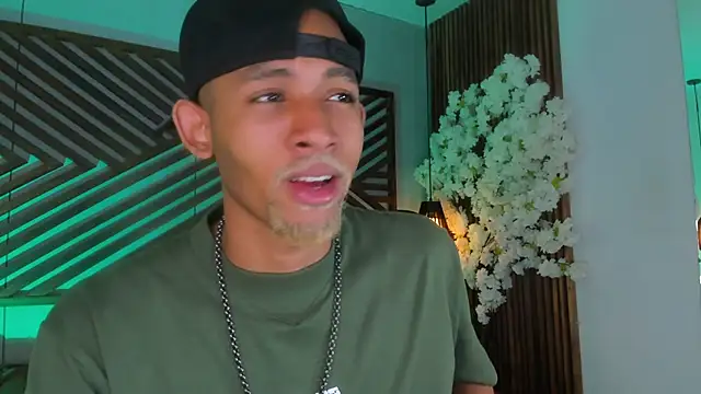 Snapshot of B_Wild chatting on 20, 9, 2025 B Wild online show from 20, 9, 2025